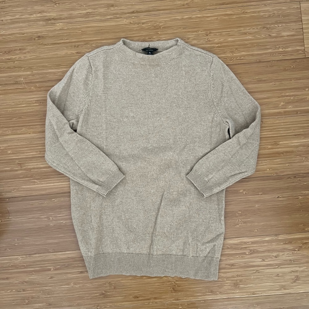 Neutral camel cashmere sweater